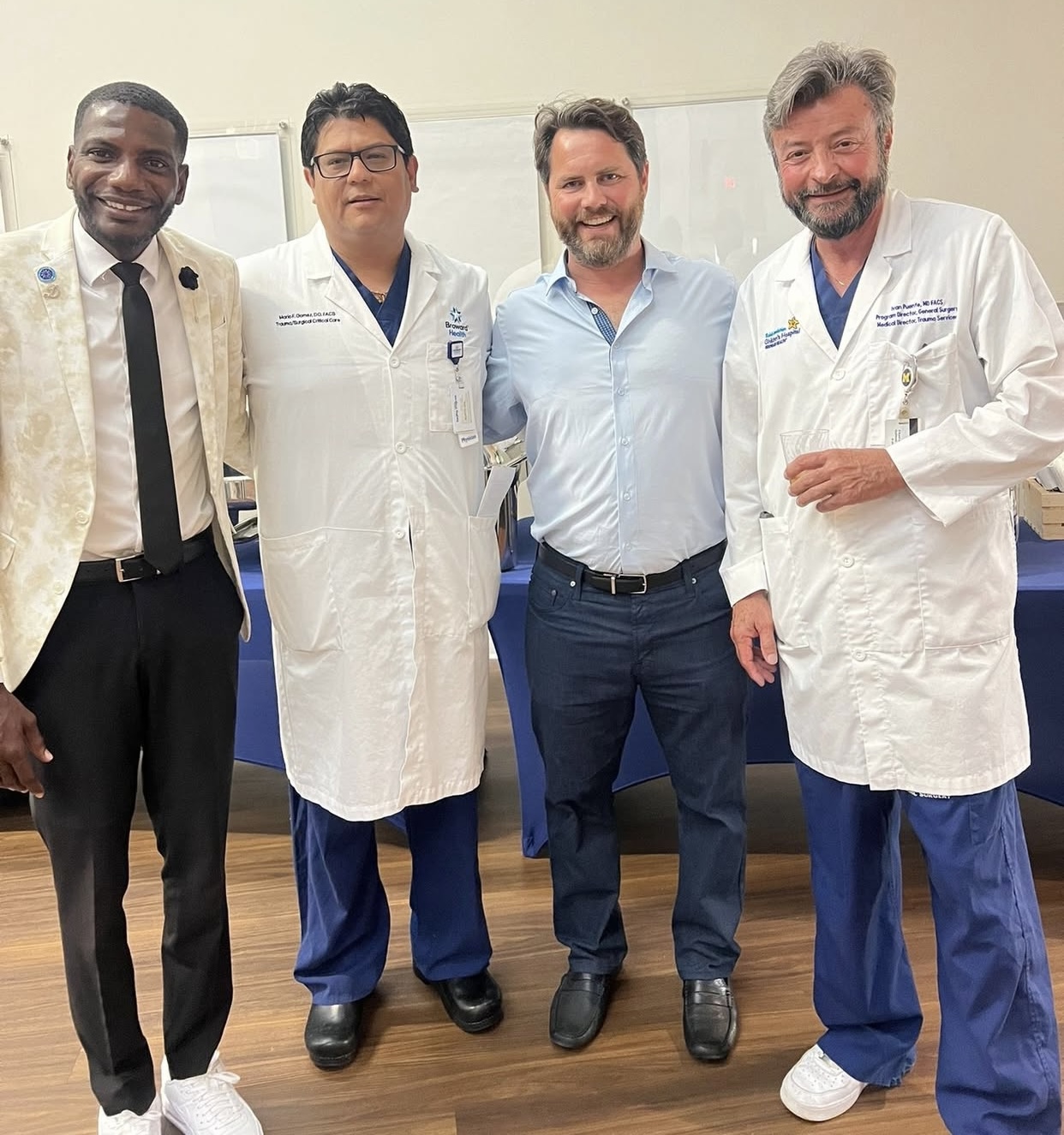 Avec les médecins